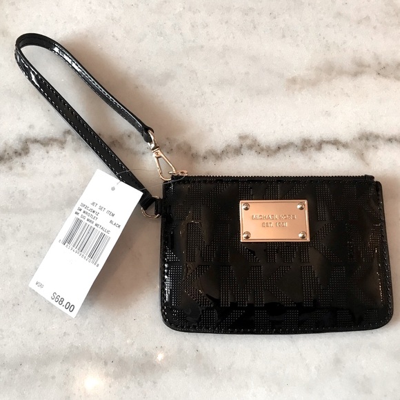 Michael Kors Handbags - 💥final price💥MK Jet Set Sig Patent Wristlet